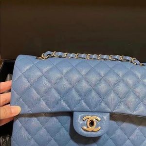 Diamond blue Chanel Classic flap, 95new
